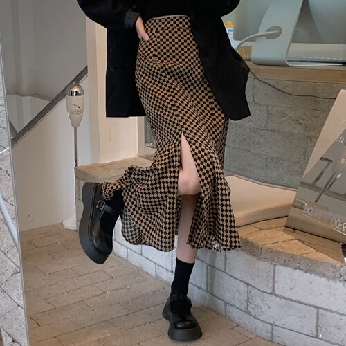 Graduation  Checkerboard Skirt Female Spring and Autumn Mid-length Mermaid Skirt New Chic Design Sense Bag Hip Long Skirt