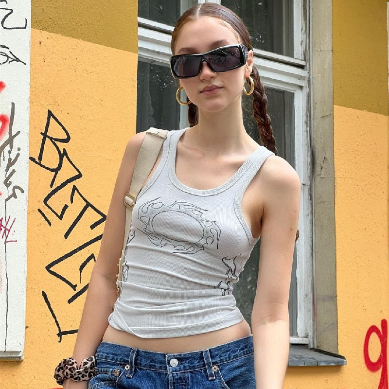 Prettyswomen 2000S Aesthetic Retro Grunge Camisole Y2K Graphic Print Gray Crop Tops Chic Women Sleeveless Slim Tank Top Harajuku Vest